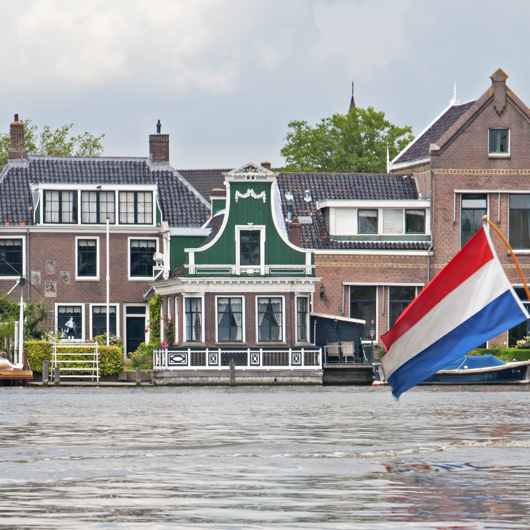 ZAANZIJDE_VLAG_LIGGEND_AK